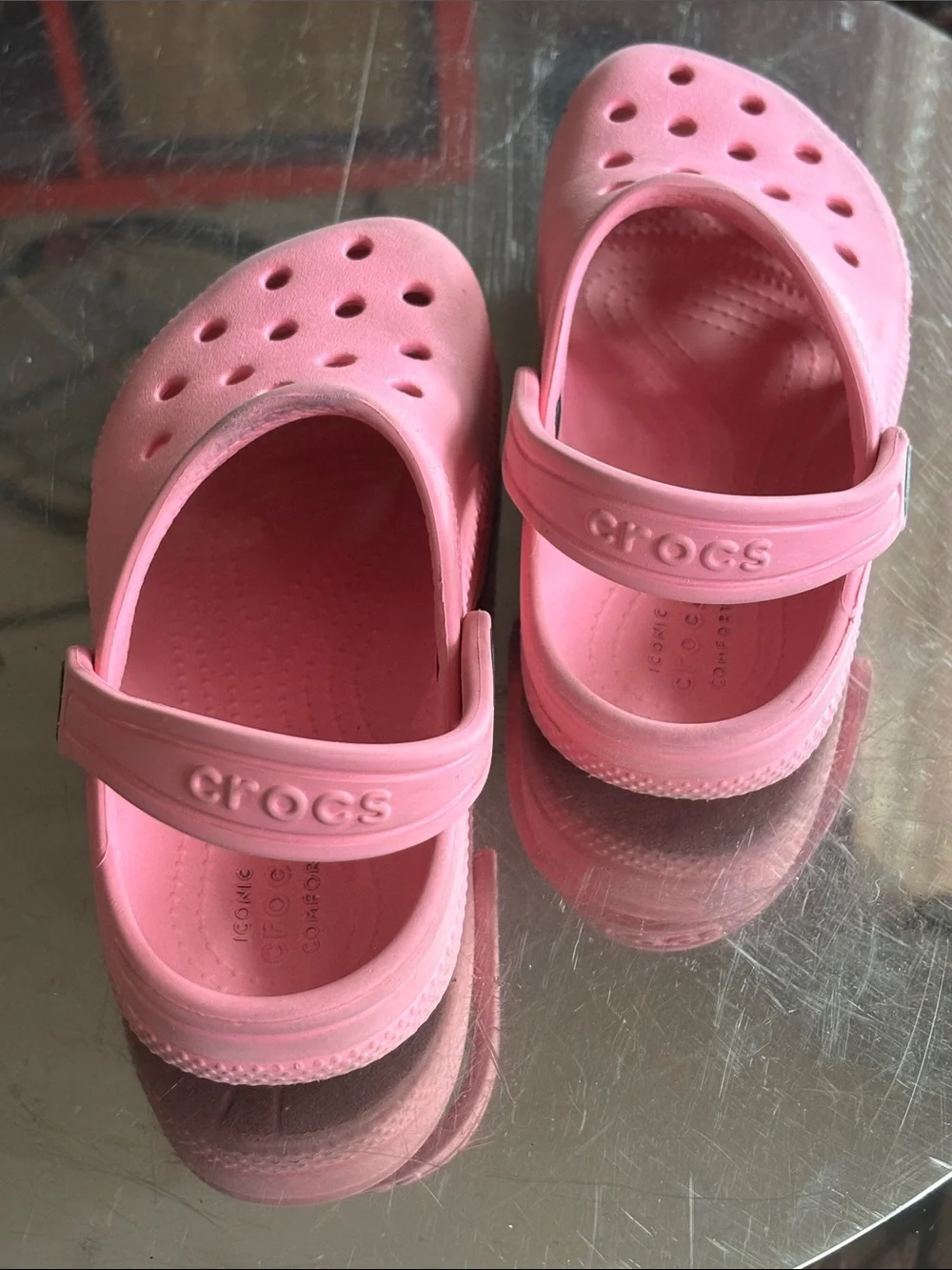 CROCS Kids Classic Clog in Bright Pink